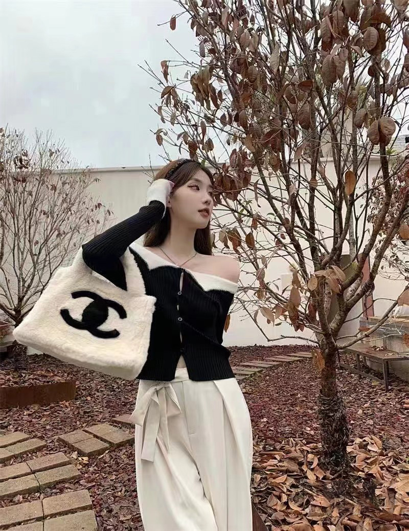 Quality Inspection Officer Pictures Spliced ​​Sweater Women's Autumn and Winter Pure Desire Sweet Spicy Slim Design Lapel Cardigan Short Top