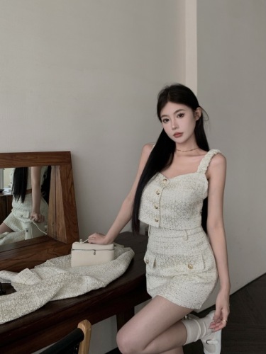 Real shot of retro Xiaoxiang style celebrity style three-piece suit suspender skirt Xiaoxiang cardigan jacket