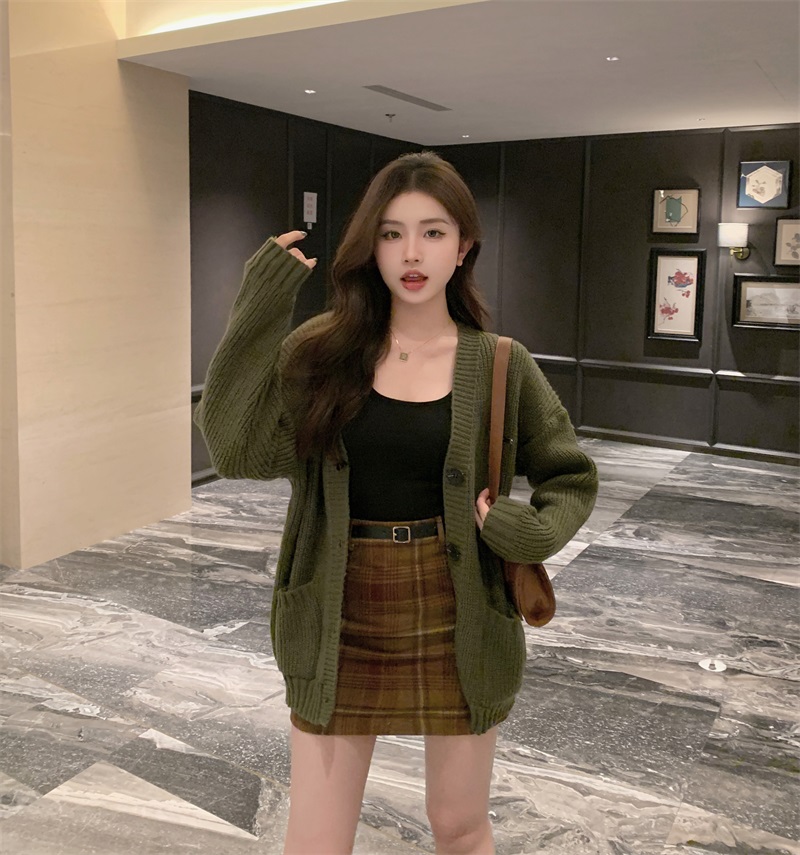 Real shot!  New striped V-neck lazy style knitted cardigan loose sweater + versatile woolen skirt