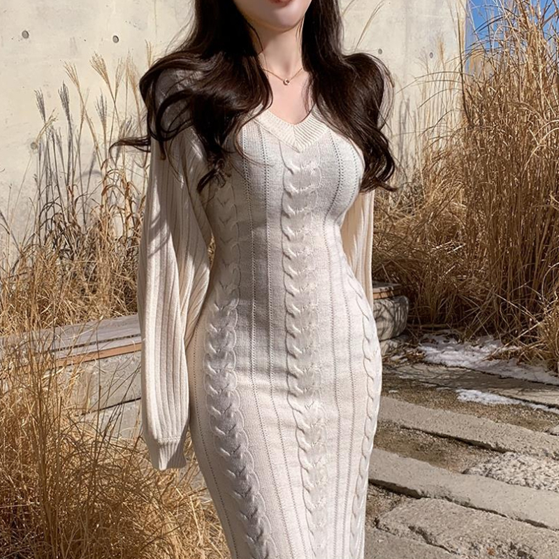 氣質名媛V領毛衣連衣裙女秋冬新款麻花顯瘦修身打底針織包臀長裙