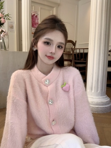 Real shot of sweet mink velvet sweater for women in autumn and winter, high-end metal button sweater jacket, gentle style top