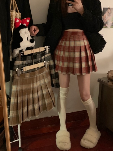 Real shot of skirt for women in autumn and winter plaid woolen high waist red small A-line pleated skirt short skirt