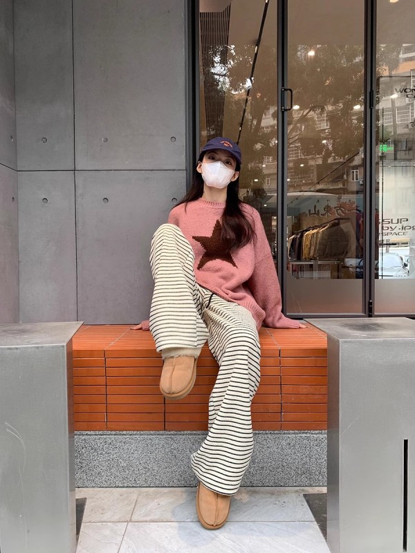 馨幫幫 上衣外穿寬鬆圓領灰色軟糯慵懶風套頭星星針織毛衣女秋冬