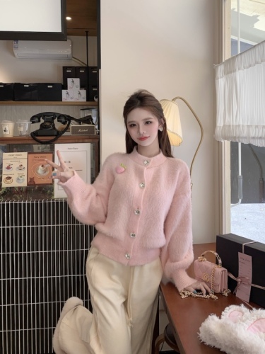 Real shot of sweet mink velvet sweater for women in autumn and winter, high-end metal button sweater jacket, gentle style top