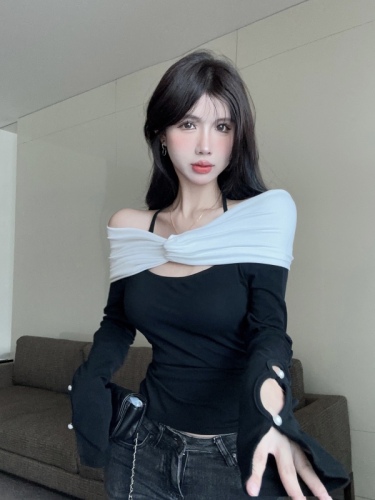Real shot of hot girl style sexy one-line off-shoulder long-sleeved T-shirt women's slim-fit contrasting color design short top