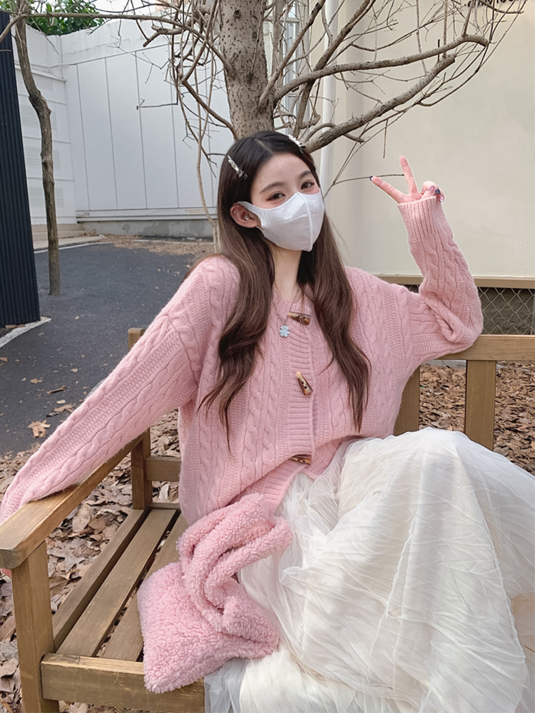 實拍 慵懶風牛角扣毛衣外套女短款2023秋冬麻花針織開衫上衣