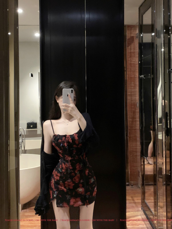 實拍藥勺玫瑰黑色碎花連衣裙女辣妹側開衩吊帶裙子開衫套裝