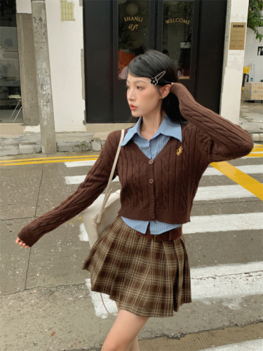 Actual shot: Casual V-neck American schoolgirl twist sweater cardigan + retro plaid woolen skirt