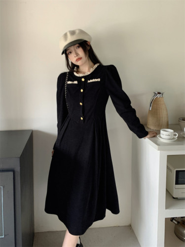 Real shot of the new Hepburn style French black long-sleeved dress for women's autumn and winter little daughter's fragrant style long dress