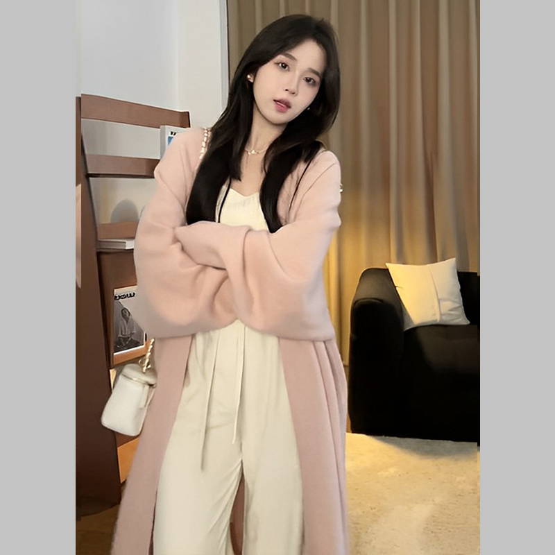 Pink sweet mid-length knitted sweater for women autumn and winter 2023 new style lazy style soft waxy cardigan jacket top