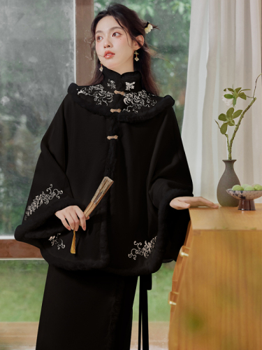 Song-made Han element Hanfu Nanzhi cloak embroidered shawl coat spiral skirt skirt autumn and winter two-piece suit