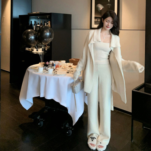  Early Autumn Pure Lust Hot Girl Sexy Camisole Imitation Mink Velvet Jacket Wide Leg Pants Knitted Suit Three-piece Set