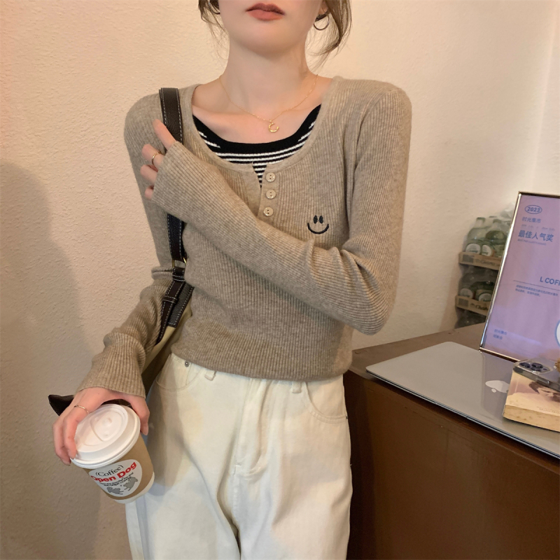 實拍 秋冬韓版修身撞色假兩件笑臉設計感內搭針織打底女毛衣