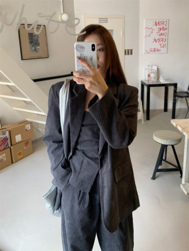 Real shot!  High-end corduroy suit jacket, slimming tube top + wide-leg trousers suit