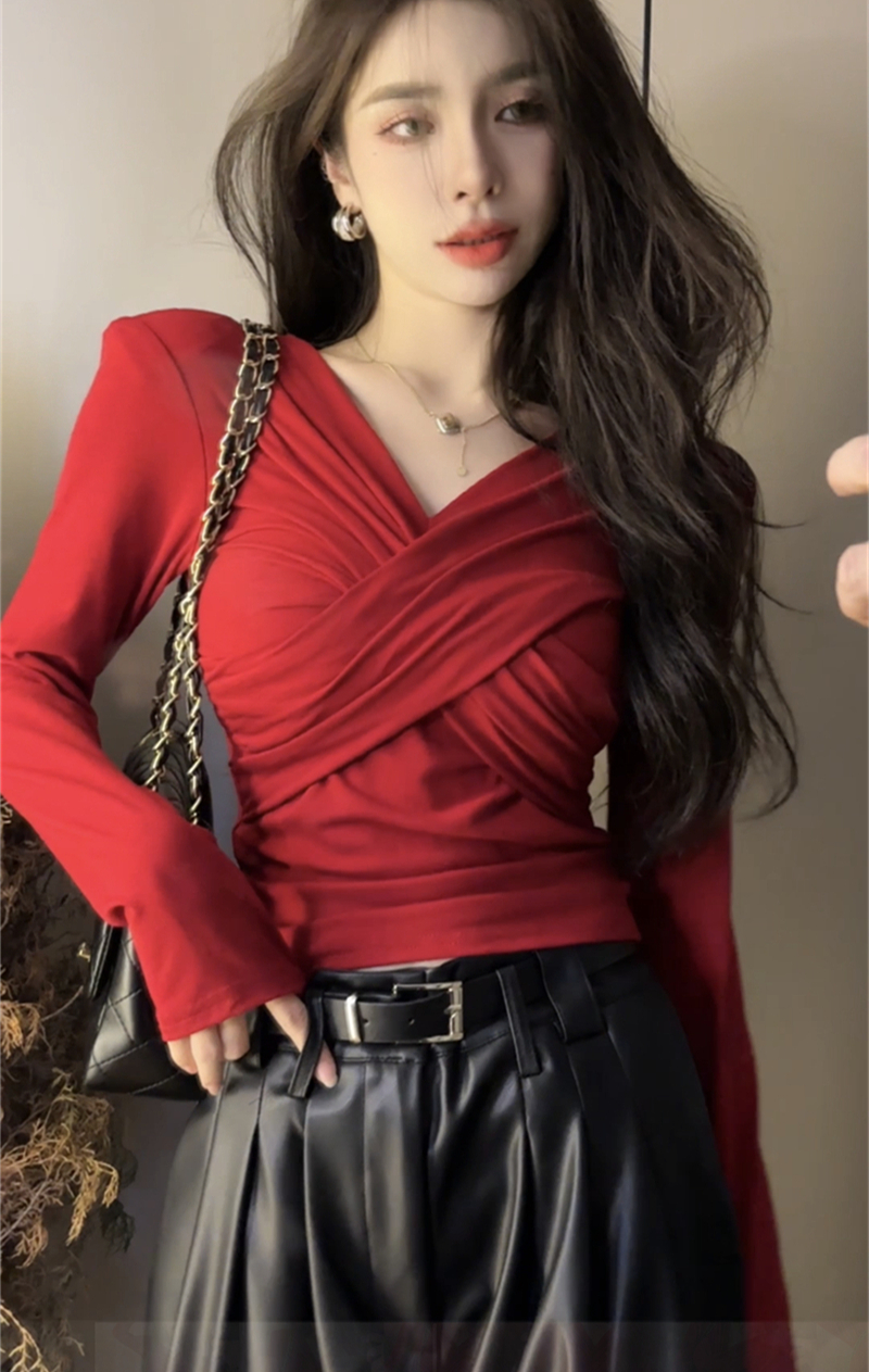 Real shot V-neck shoulder pad pleated long-sleeved slim T-shirt autumn new bottoming shirt with shoulder pads