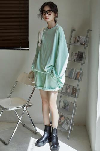 Actual shot of 23 autumn new ice cream green long-sleeved sweatshirt + elastic waist casual shorts two-piece fashion set