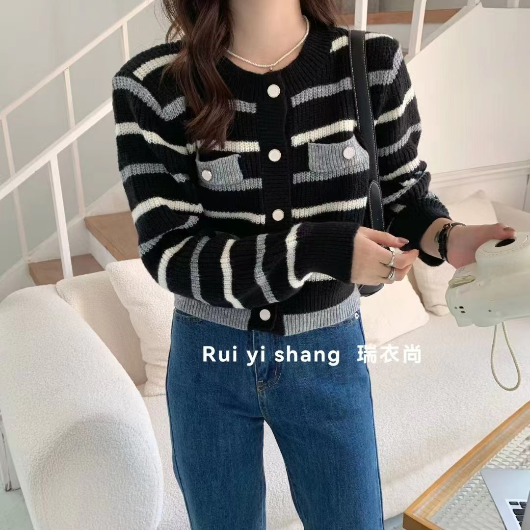 漂亮時尚復古黑白條紋拼色針織開衫女短款小香風設計毛衣韓版上衣