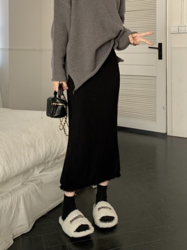 Actual shot of the new Korean style versatile slit high waist slimming fringed edge knitted skirt