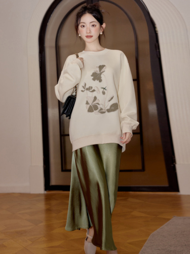 Embroidered long-sleeved sweatshirt, autumn and winter lazy French top + acetate satin skirt, high-waisted fishtail skirt