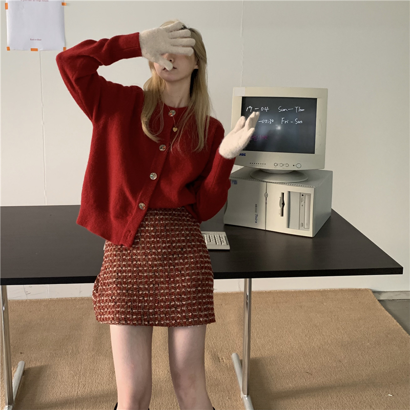 Real shot!  Thickened loose, lazy style short knitted + high-waisted leg-lengthening exquisite skirt suit