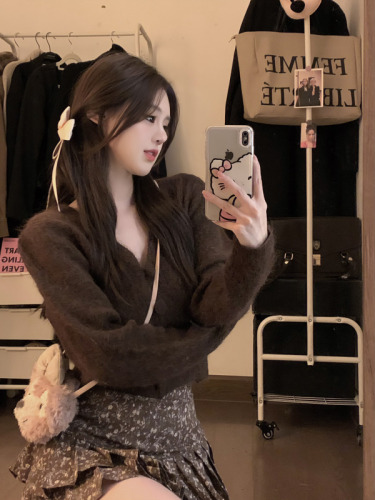 Real shot ~ Slim solid color V-neck knitted cardigan for women, loose and versatile long-sleeved sweater jacket + floral skirt