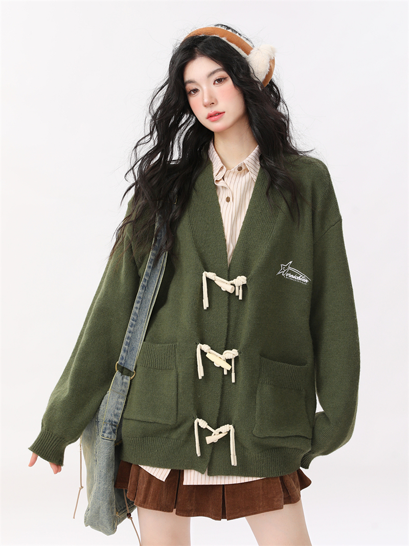 AONW autumn and winter new retro green horn button cardigan sweater women's loose lazy style niche knitted sweater jacket