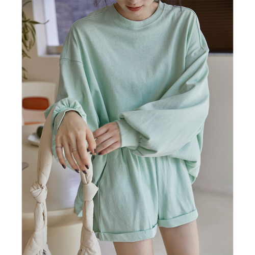 Actual shot of 23 autumn new ice cream green long-sleeved sweatshirt + elastic waist casual shorts two-piece fashion set