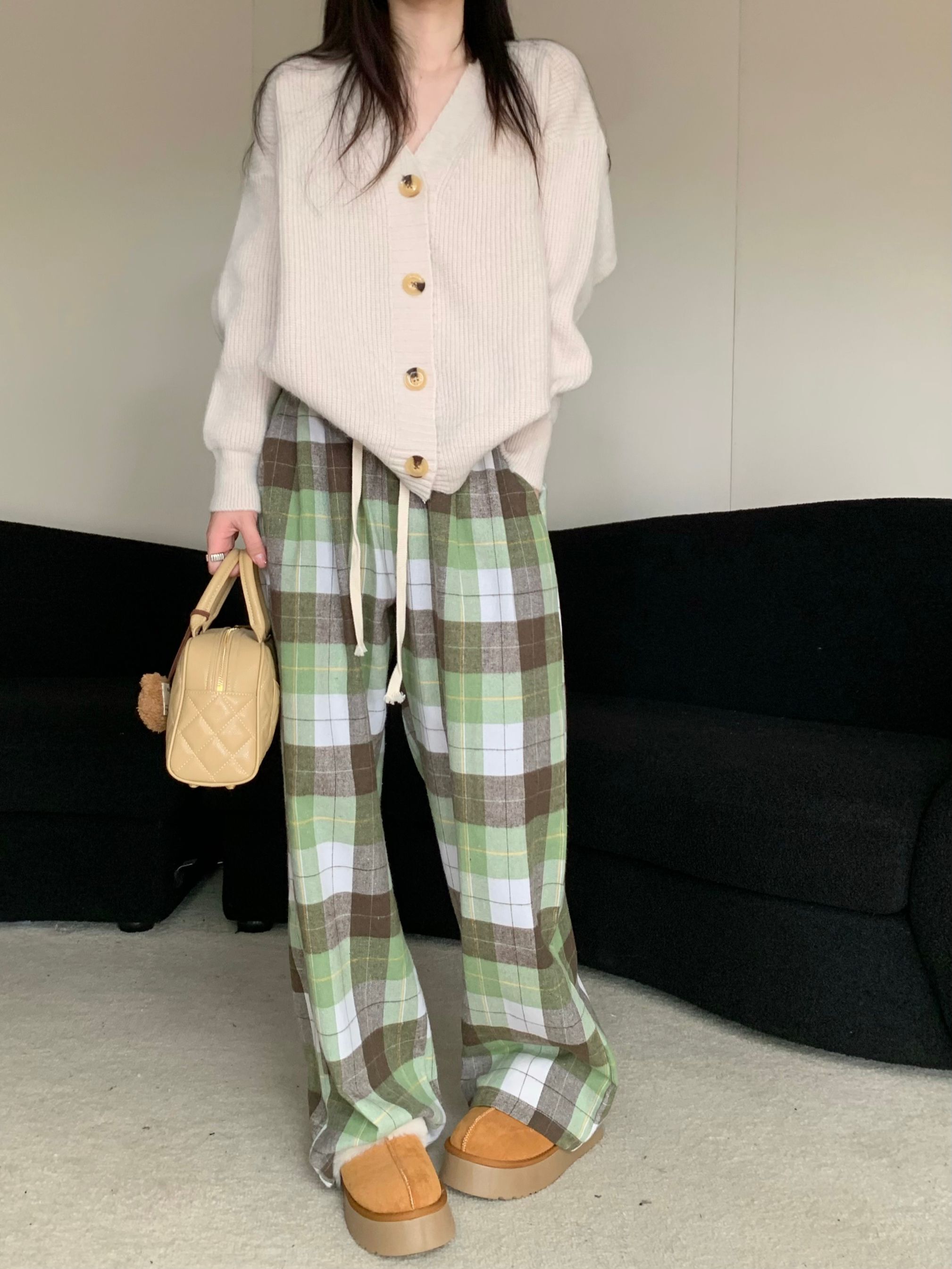 Real shot~thick sweater, lazy knitted cardigan + retro contrasting plaid elastic waist floor-length wide-leg pants