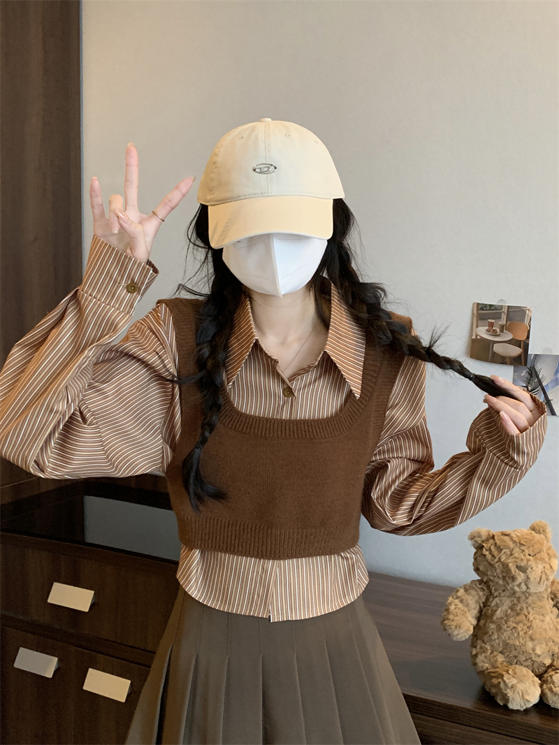 Actual shot of new autumn vest + striped shirt layered long-sleeved Maillard two-piece set for women