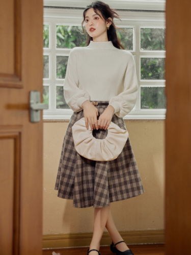 Two-piece French retro thickened woolen plaid high-waisted large-swing umbrella skirt winter skirt top set