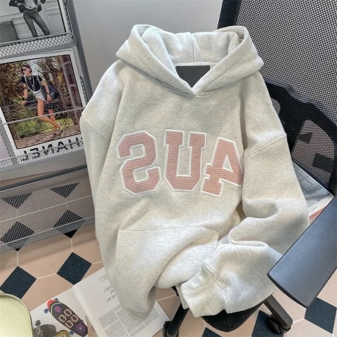 A thin padded hooded sweatshirt made of 320g pure cotton, composite milk silk fabric.