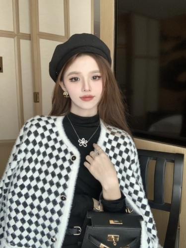 Actual shot of small fragrant style coat, autumn houndstooth plaid mink velvet sweater for women, short style, stylish and versatile, round neck for women