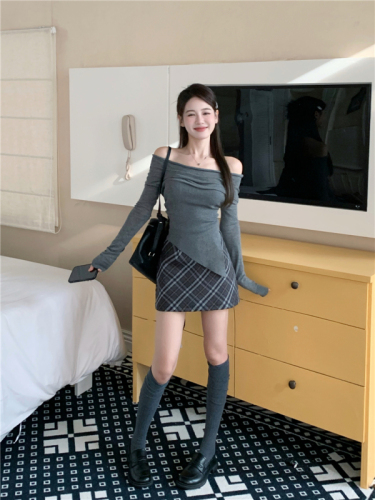 Real shot of one-shoulder long-sleeved top sweater, American retro plaid hip skirt, Maillard outfit skirt