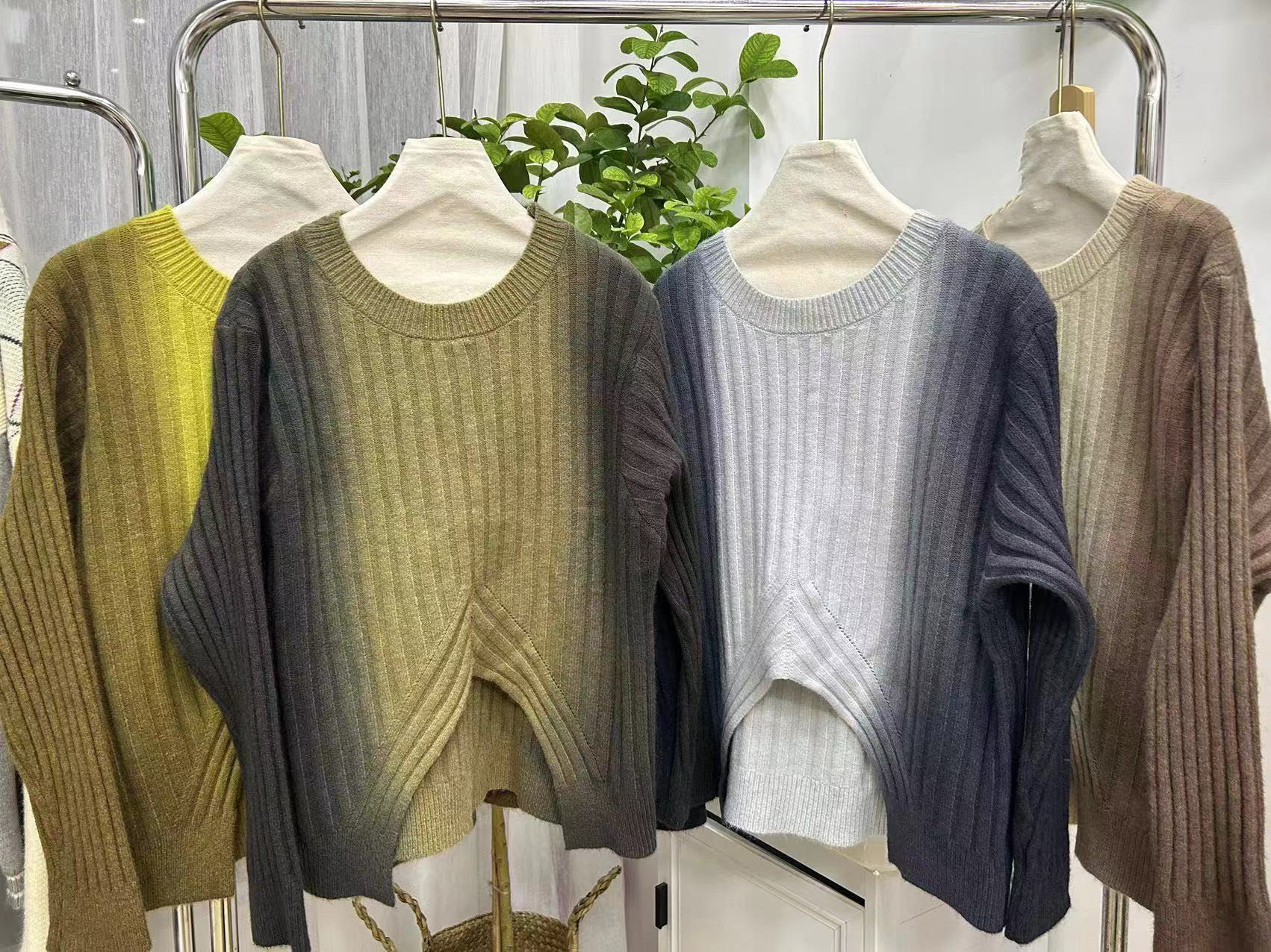 2023 new autumn trendy style color-blocked long-sleeved sweater women's Korean style niche gradient slit top