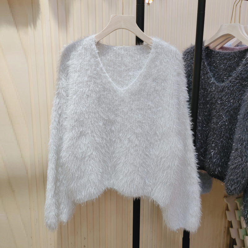 Loose and lazy imitation mink velvet short pullover sweater jacket for women in autumn and winter with soft shiny silk sweater top
