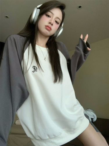 Real shot of raglan sleeves, round neck sweatshirt for women, autumn and winter long butt-covering, hooded loose top, trendy