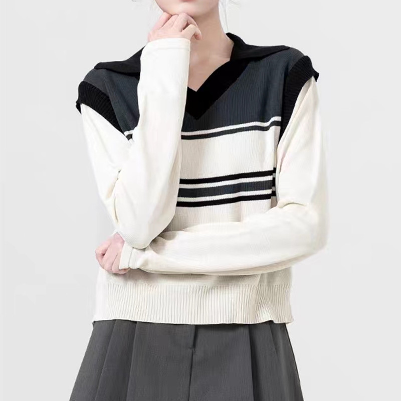 Designed fake two-piece V-neck long-sleeved T-shirt early autumn new retro contrast color sweater top