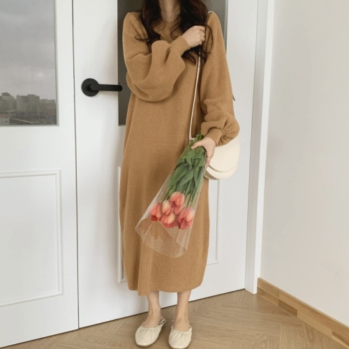 Real shot of plus size women's clothing, autumn and winter knitted dress, Korean style round neck, lantern sleeves, knee-length long dress