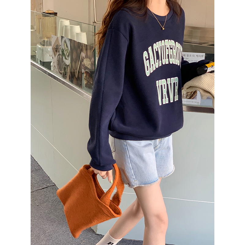 Real shot of American retro letter print sweatshirt for outer wear, round neck, thickened velvet, short pullover, versatile top for women