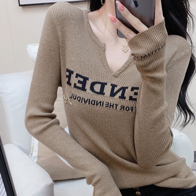 2023 new autumn style slimming V-neck knitted bottoming shirt for women Hong Kong style long-sleeved letter top trendy mercerized cotton