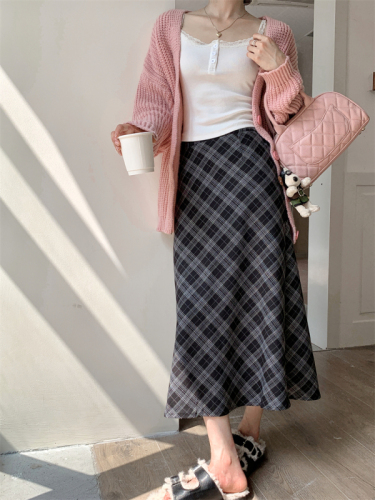 Real shot of plaid mid-length skirt 2023 autumn new breast-type dress with Maillard style design skirt