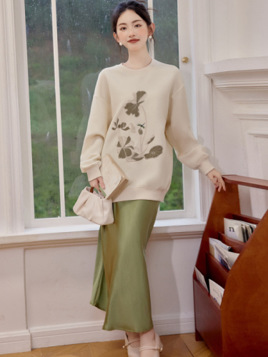 Embroidered long-sleeved sweatshirt, autumn and winter lazy French top + acetate satin skirt, high-waisted fishtail skirt
