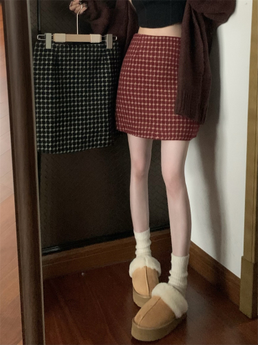 Real shot of autumn and winter retro woolen red plaid small fragrant gold silk skirt slimming A-line skirt short skirt