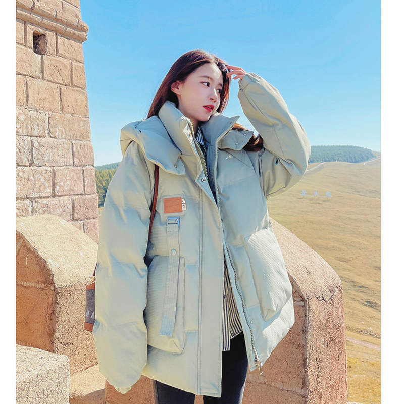 Real shot of down cotton-padded clothes for women in winter 2023 new workwear thick coat oversize bread coat cotton-padded jacket