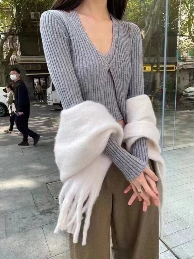 Fake two-piece temperament slim knitted cardigan women's autumn pure desire v-neck halterneck hot girl chic top