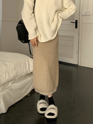 Actual shot of the new Korean style versatile slit high waist slimming fringed edge knitted skirt