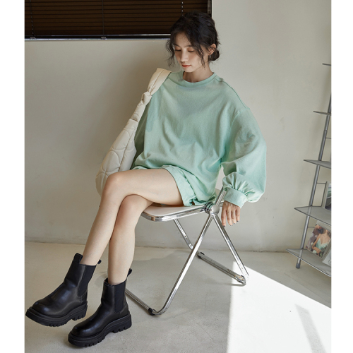 Actual shot of 23 autumn new ice cream green long-sleeved sweatshirt + elastic waist casual shorts two-piece fashion set