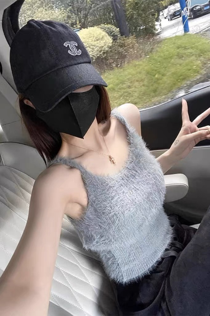ICE ICE 純欲風軟糯棉花糖親膚防貂毛顯瘦針織吊帶上衣女