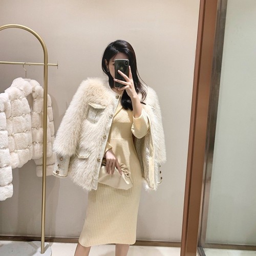 Internet celebrity Xiaoxiangfeng environmentally friendly fur imitation fur jacket for young women 2023 new temperament top and cotton coat