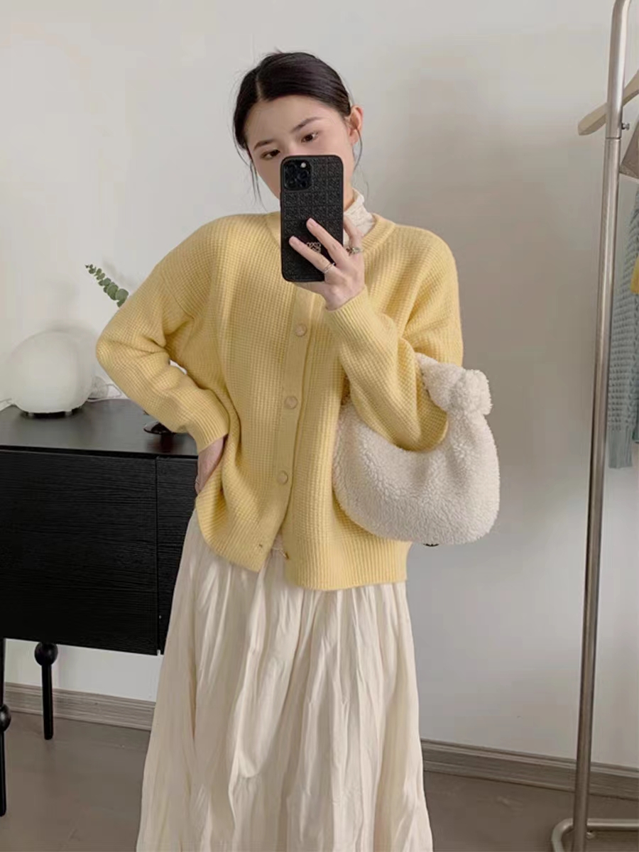 春秋新款圓領針織外套女韓系穿搭小香風溫柔氣質短款加厚毛衣開衫
